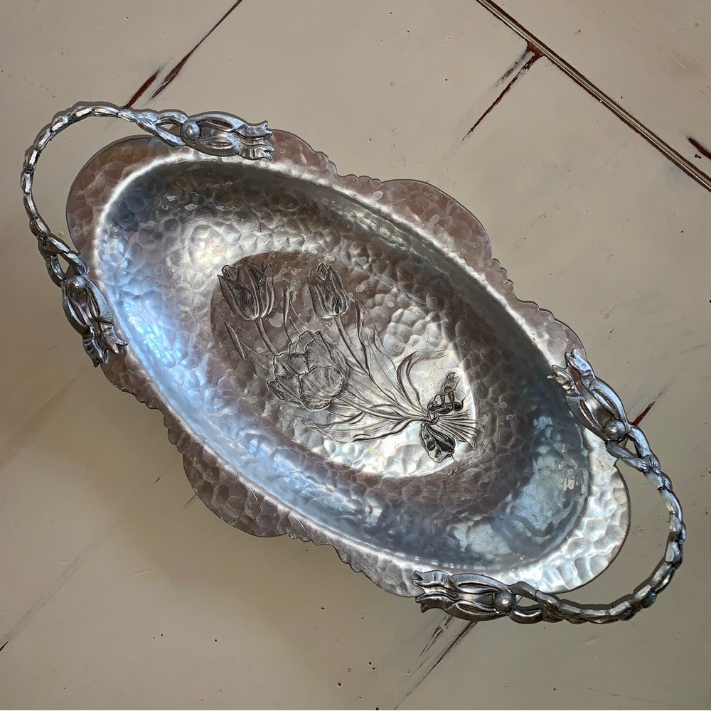 Vintage Rodney Kent Hammered Aluminum Tulip Tray 404 Hand Wrought Creations